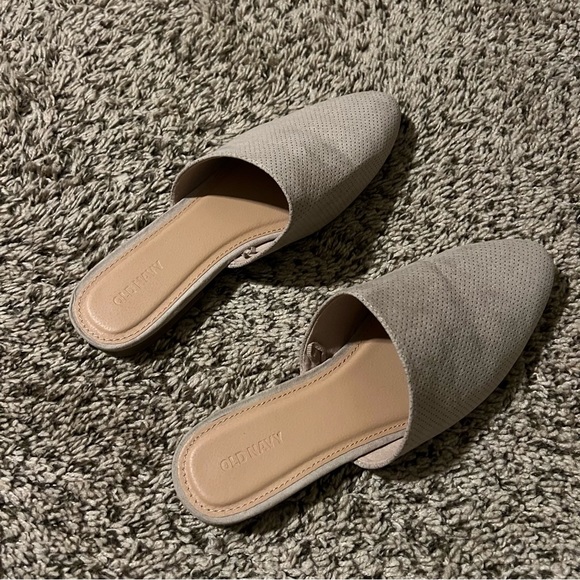 Faux-Suede Pointy-Toe Mule Flats, Size 9 - Picture 2 of 7